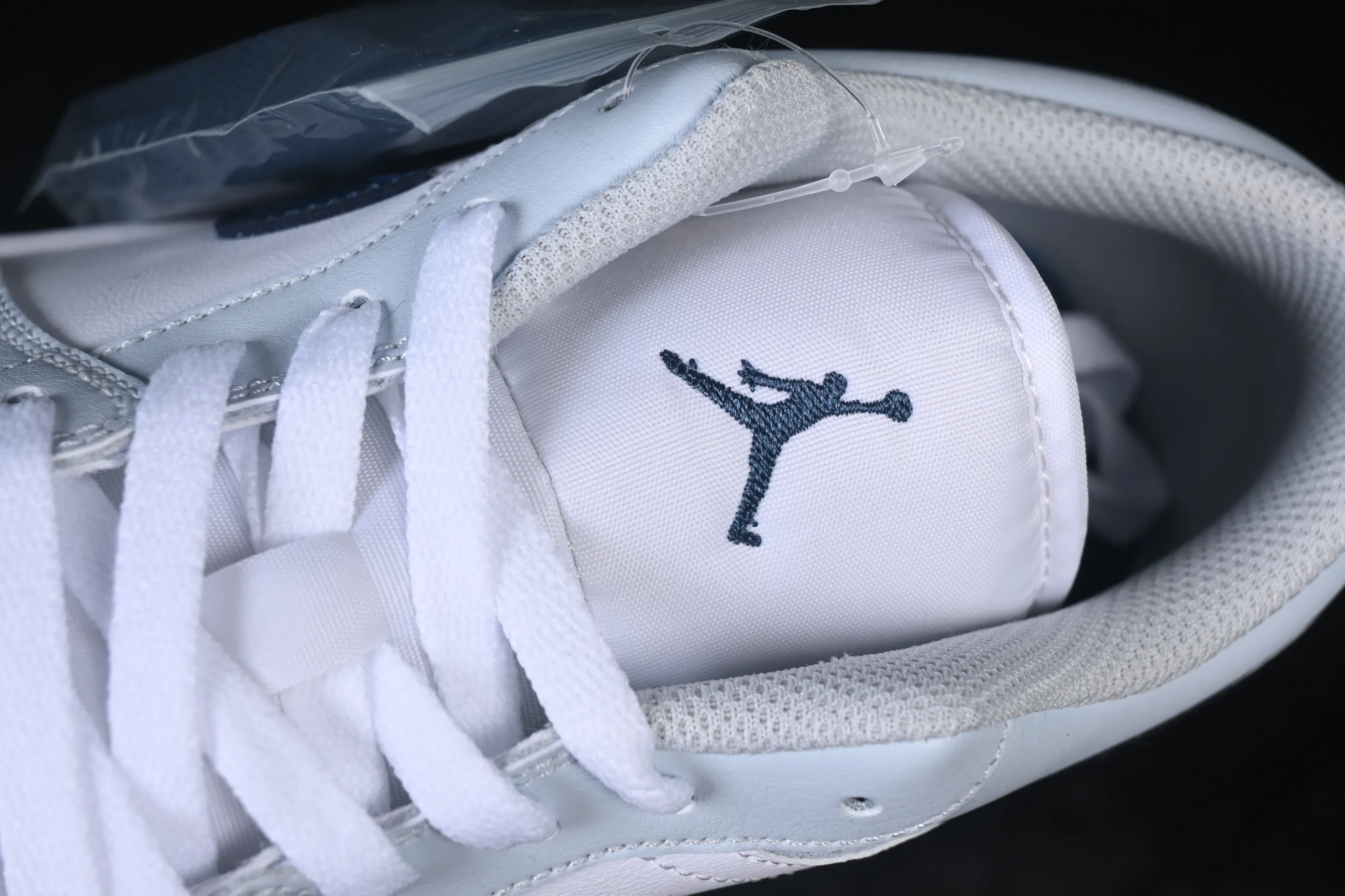 All categories Air Jordan Jordan series basketball shoes Air Jordan 1 Low Air Jordan 1 Low AJ1 Joe 1 white gray blue hook low-top retro cultural basketball shoes 553558-400